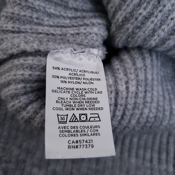 Ann Taylor Woman’s Gray Chunky Knit Lace up neckline sweater soft and cozy - Picture 9 of 9